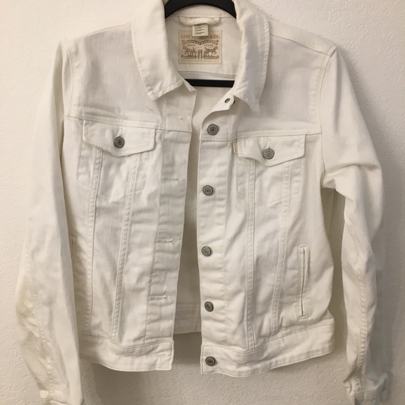 Levi's Jackets & Blazers - Levi’s white denim jacket size large